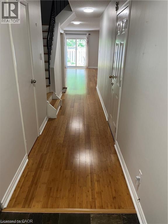 Photo du bâtiment - 2301 Cavendish Dr