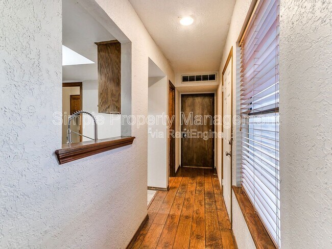 Foto del edificio - 3716 Summer Cloud Dr