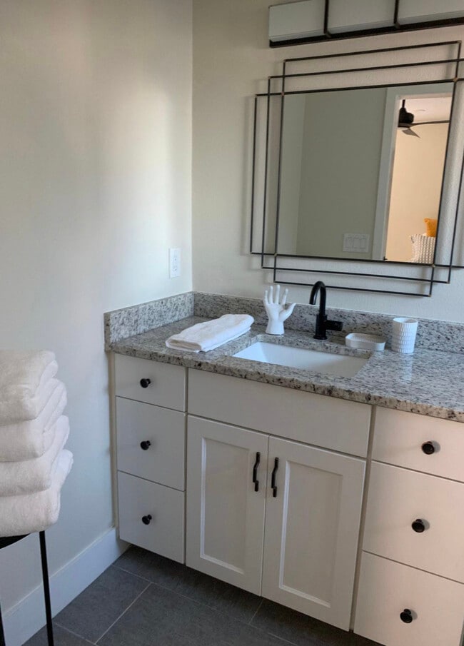 Foto del edificio - 413 S Melville Ave