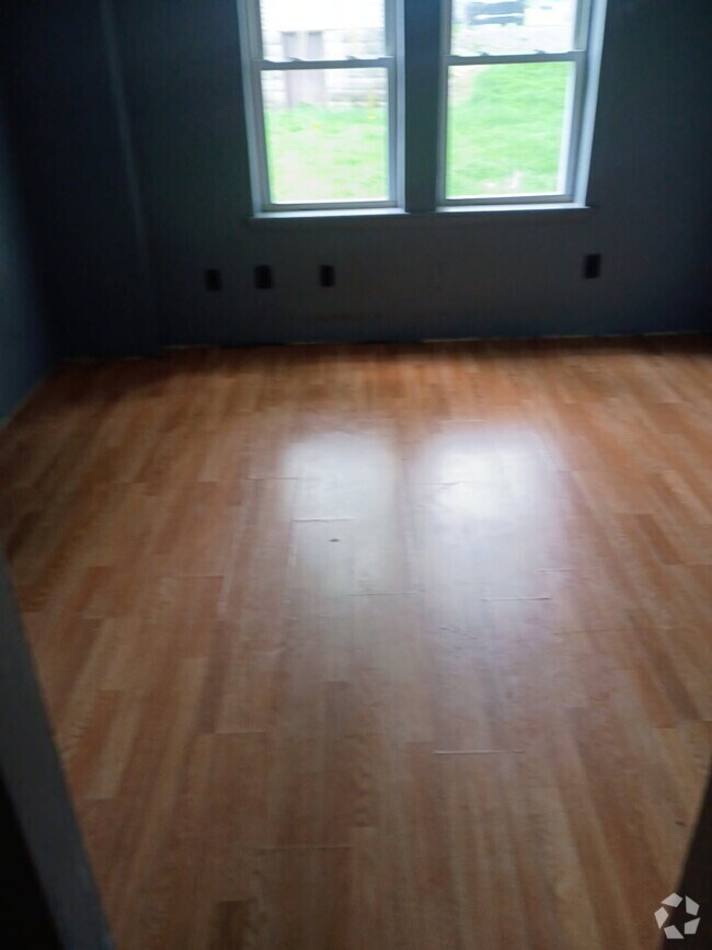 Building Photo - 60 W Askren St