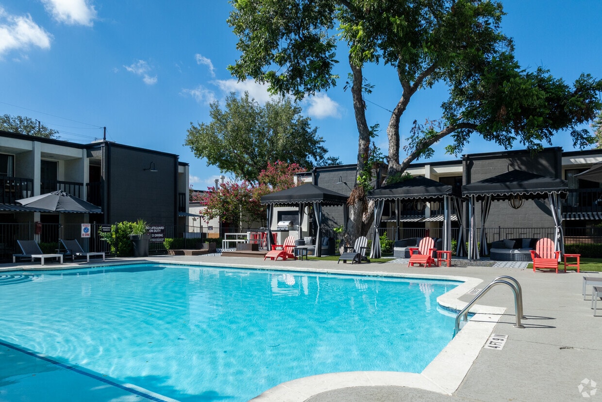 Primary Photo - The Chelsea