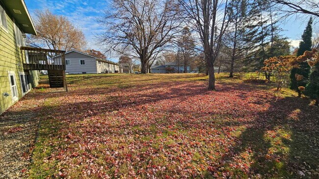 Foto del edificio - Well maintained 1-Bedroom Duplex Retreat with 1050 Sq. Ft. of Comfort in Prior Lake 9/1.