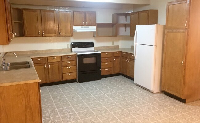 Building Photo - 21524 Hasty Dr