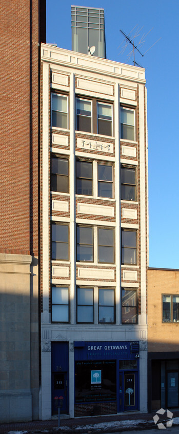 Building Photo - 313-315 Cambridge St