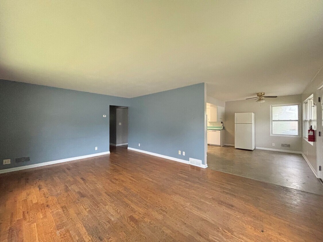 Foto principal - 3009 W Michigan Ave