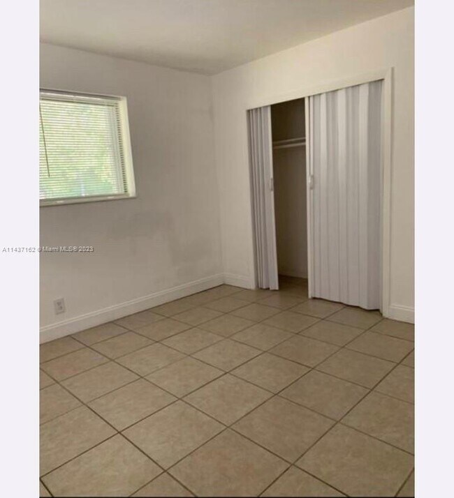 Foto del edificio - 401 SW 8th St