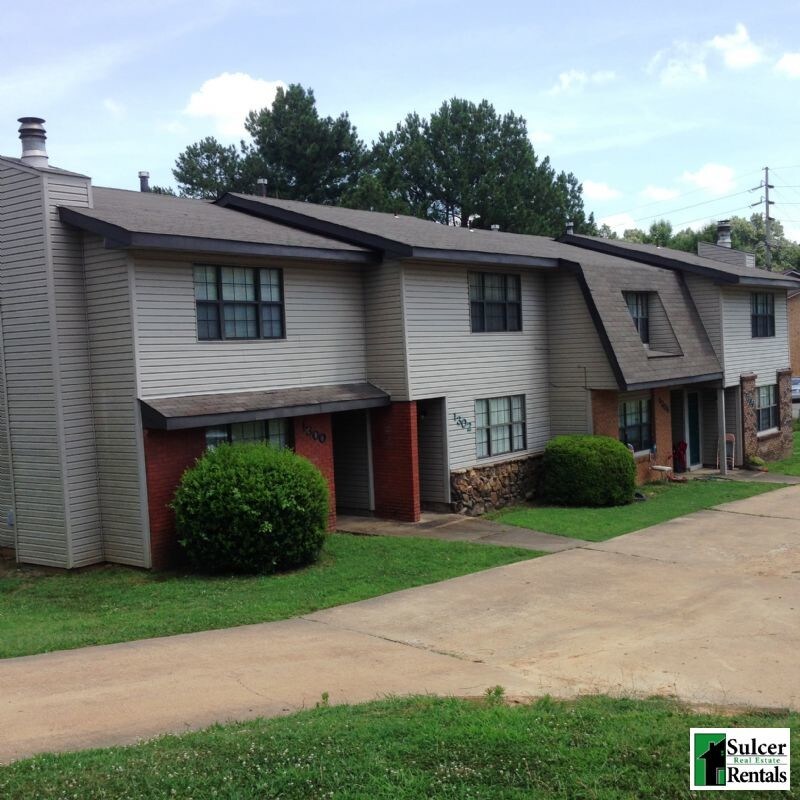 Foto principal - Roomy Townhouse Apartment - Residential Ne...