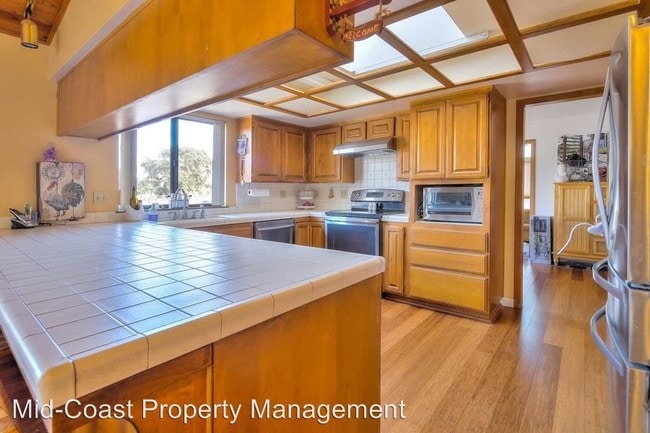 Building Photo - 4 br, 3 bath House - 2000 Traffic Way