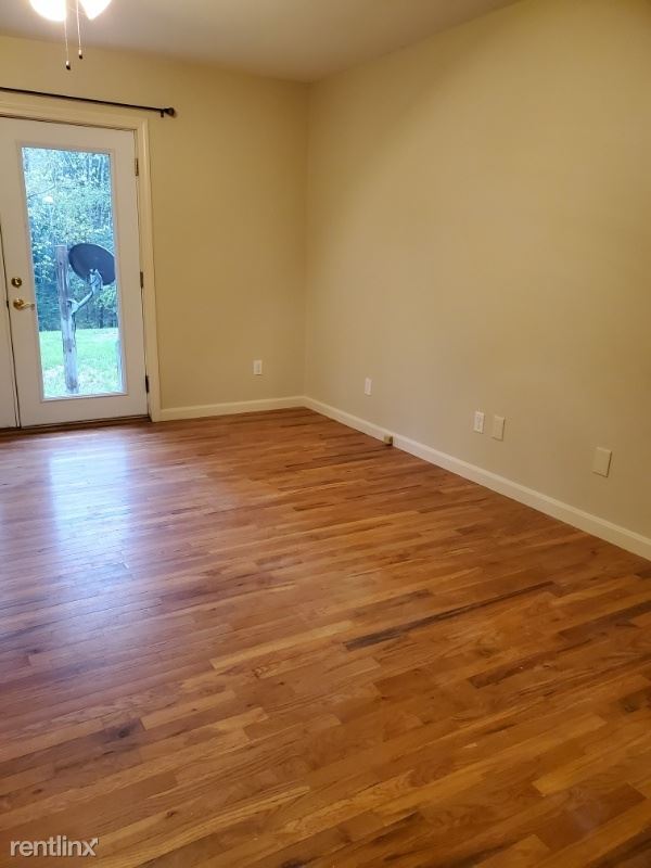 Foto del edificio - 32 Curtis Rd