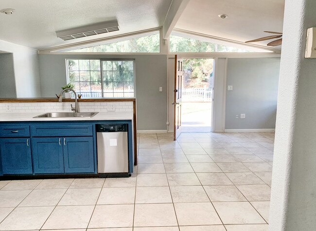 Building Photo - 810 Anns Way
