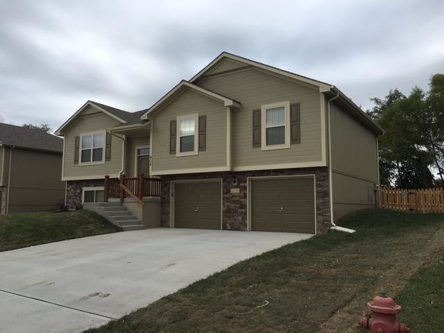 Building Photo - 415 Golfview Dr