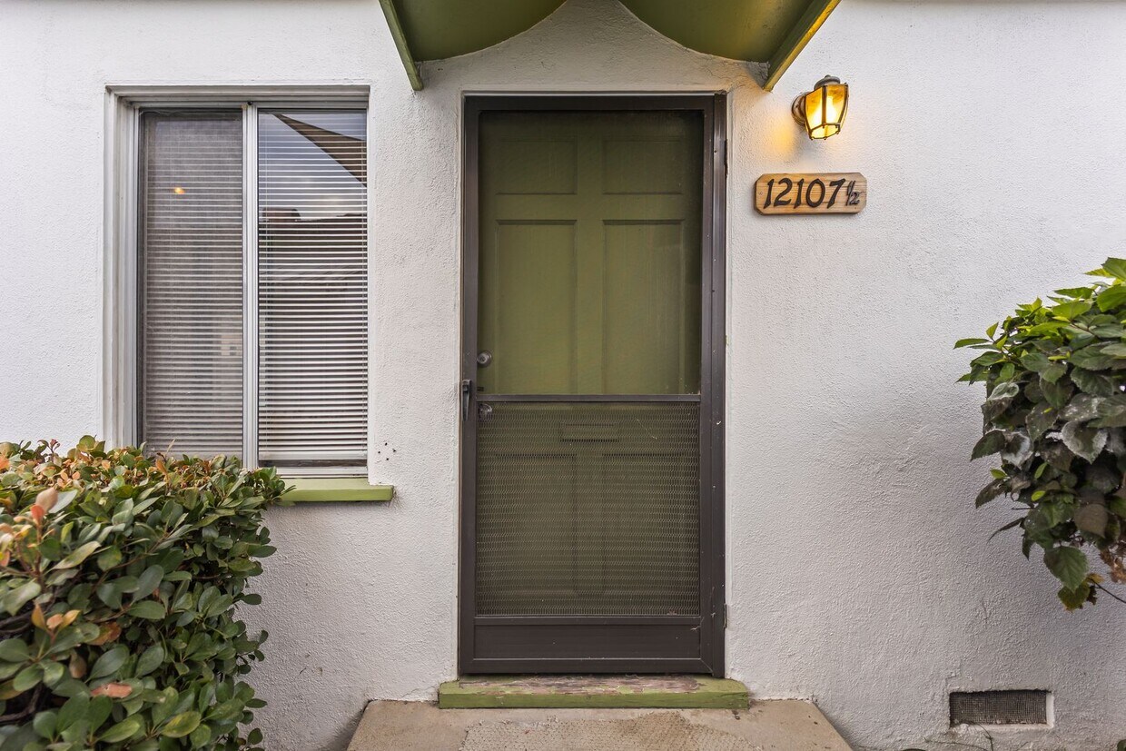 Foto principal - 12107 Washington Pl