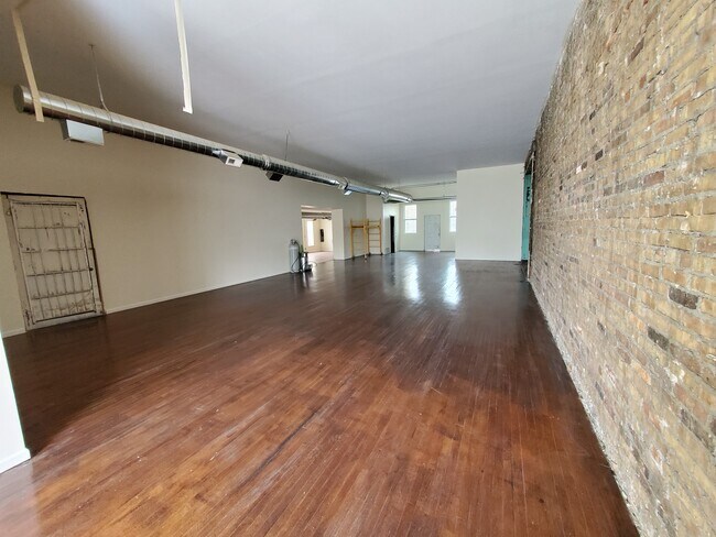 Foto del edificio - 4801 S Ashland Ave