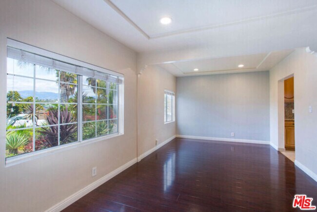 Building Photo - 4116 Verdugo View Dr