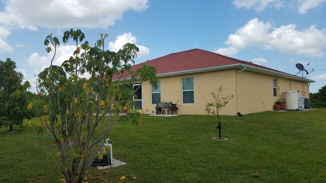 Foto del edificio - 364 Pinehurst Ave