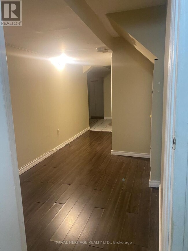 Building Photo - 8 Ryecliffe Ct