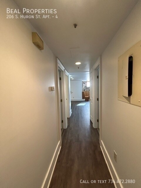 Foto del edificio - 206 S Huron St