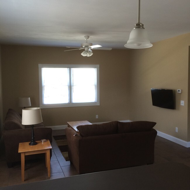 Apto. 2, primer piso - 91 Lincoln Ave