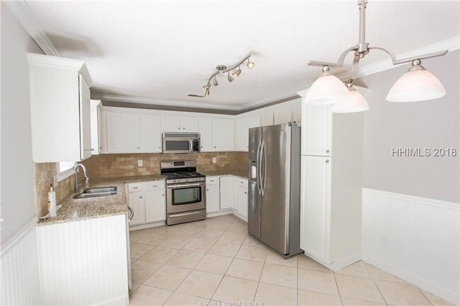 Building Photo - Bluffton - Lake Linden