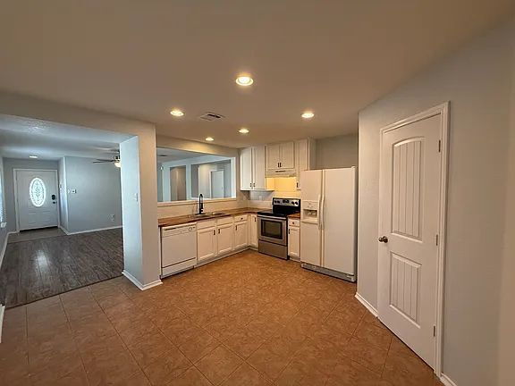 Building Photo - "Charming 4-Bedroom Retreat on New Country Rd in Kyle, TX – Spacious Living with 2 Full Baths!"