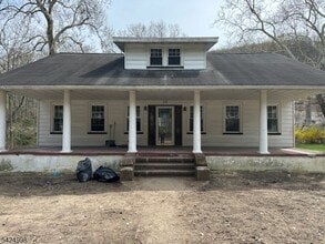 Building Photo - 515 Hamburg Turnpike