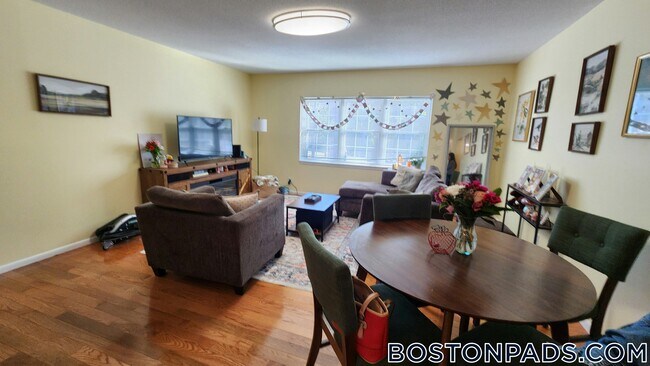 Foto del edificio - 162 Lake Shore Rd