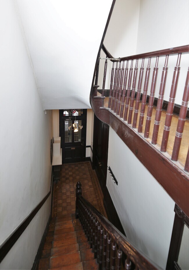 Building Photo - 2125 Saint Paul St