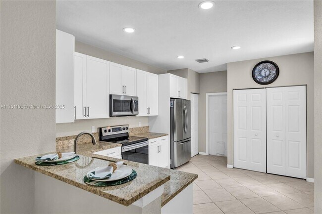 Foto del edificio - 4137 Briar Ln