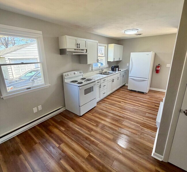 Foto del edificio - Updated 3 bedroom ranch with a 2 car garage