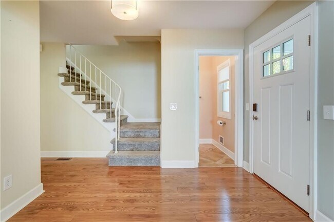 Building Photo - 385 Highland Ave