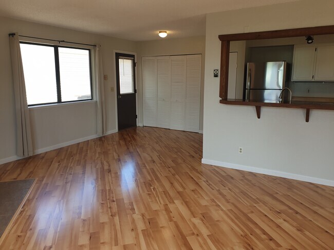 Building Photo - 892 2nd Ave