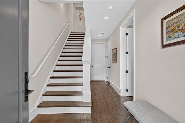 Building Photo - 308 Stonemont Dr NW