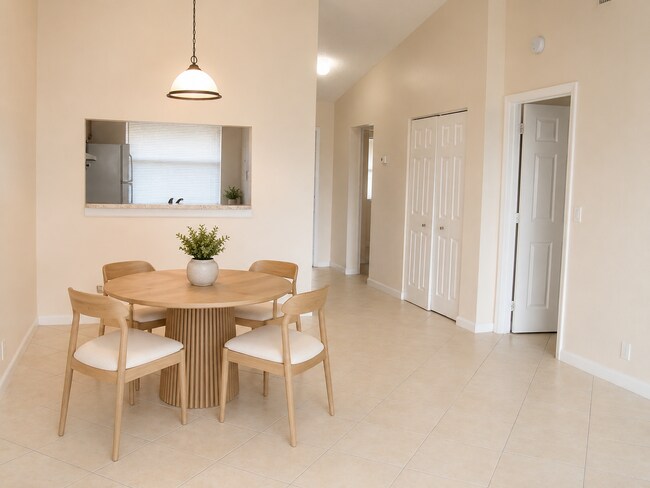 Foto del edificio - 11571 NW 45th St