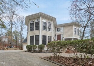 Building Photo - 104 Sierra Dr