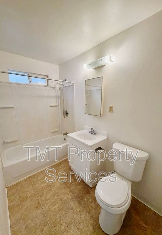 Building Photo - 2530 S St