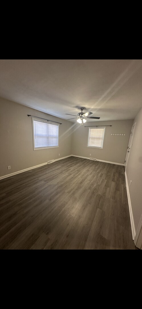 Foto del edificio - Remodeled 2 bedroom, 1 bath duplex with co...
