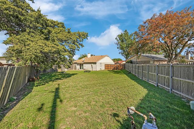 Foto del edificio - 1011 Elk Grove Dr