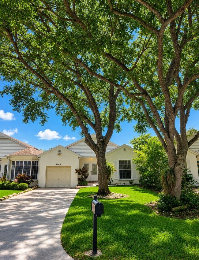 Building Photo - 7705 Forest Green Ln