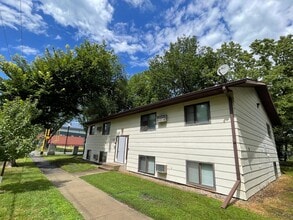 Building Photo - 1215 15th Ave N