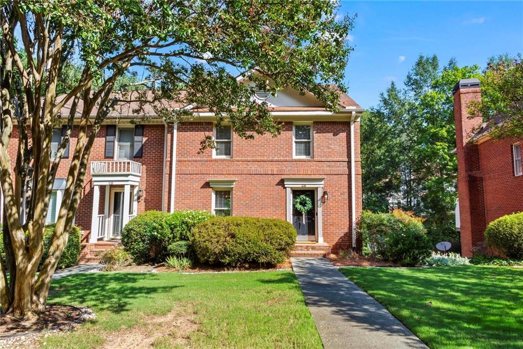 Primary Photo - 28 Huntington Pl Dr