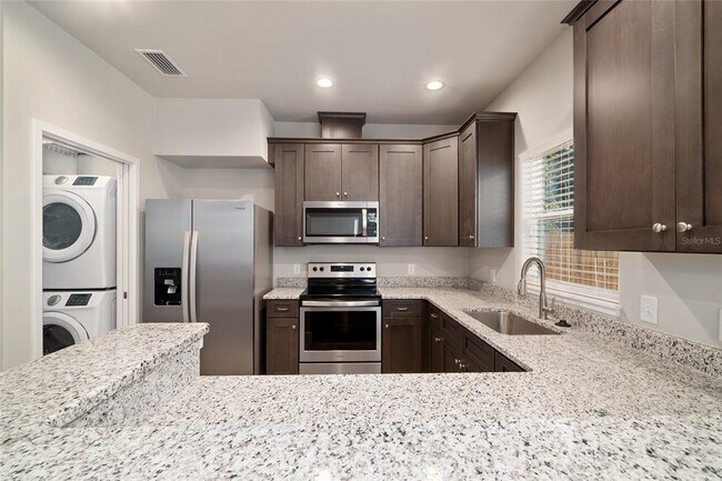 Building Photo - 622 NW 3rd Ave