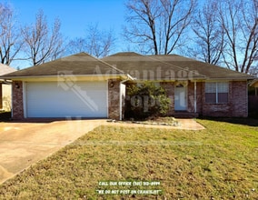 Building Photo - 50 Whispering Wind Cir