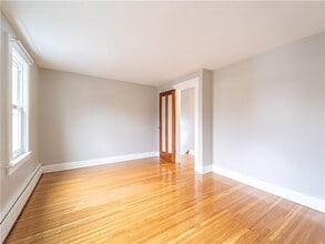 Building Photo - 38 Elgrove Rd