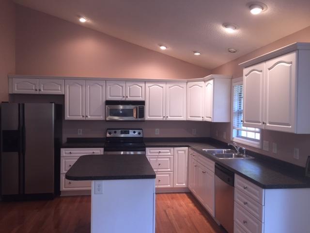 Building Photo - 127 Pinecone Ct