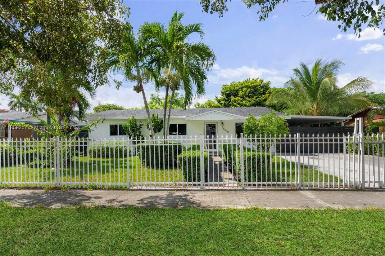 Foto principal - 15210 SW 304th St