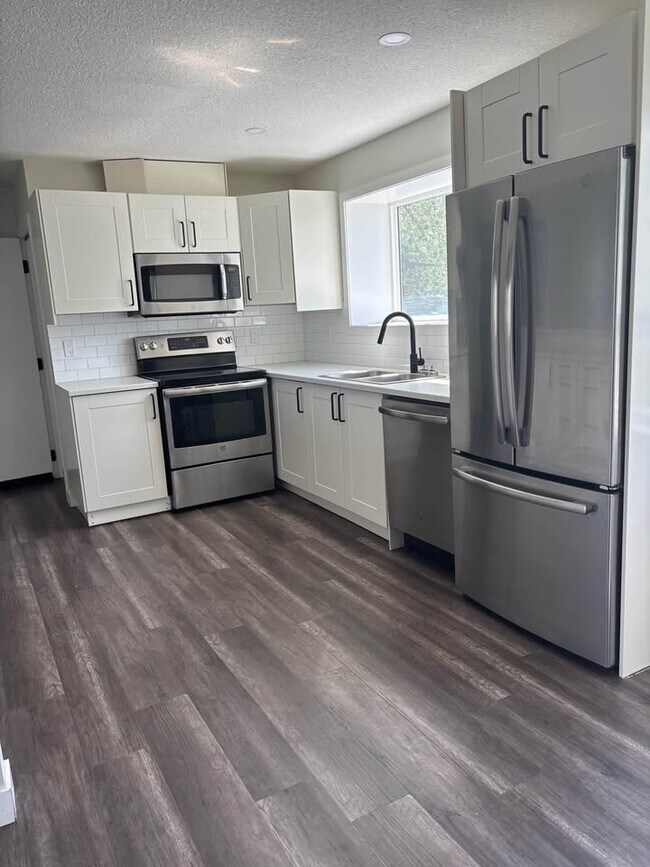 Photo du bâtiment - 9315-129B Avenue NW