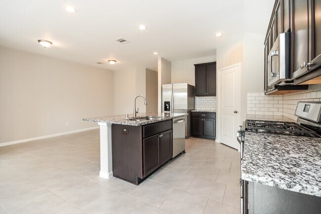 Foto del edificio - 8419 Ideal Dr