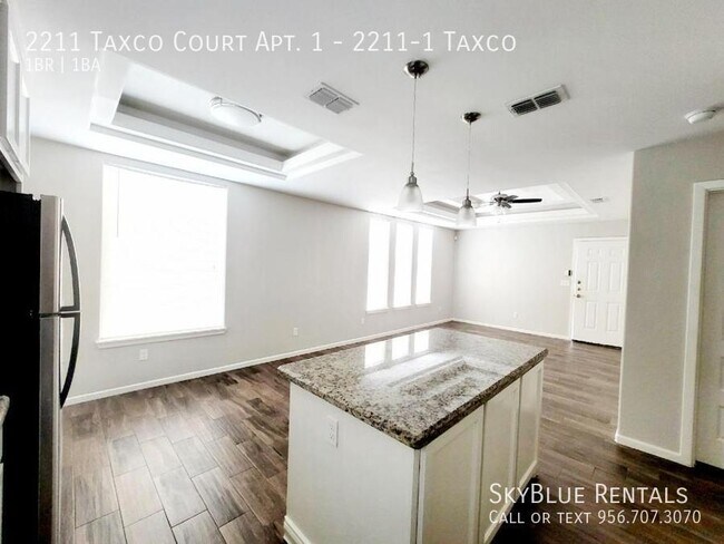 Foto del edificio - 2211 Taxco Ct