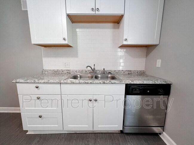 Foto del edificio - 8902 Richards Dr