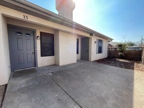 Building Photo - 206 S Nolan River Rd